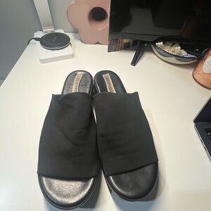 Steve Madden Black Slinky30 Slides/Sandals